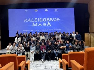 Peserta Kaleidoskop Masa Berfoto bersama para Dosen Prodi FTV Widyatama 