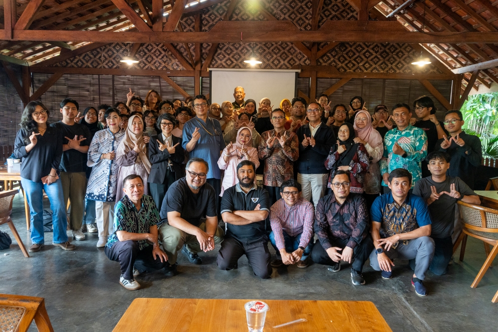 Kekompakan mahasiswa Prodi Film dan Televisi Widyatama dan tim produksi PMM